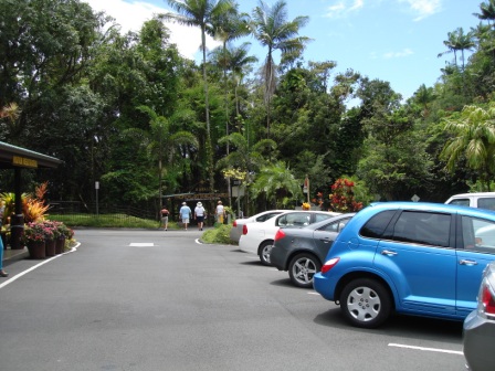 Hawaii Botanical garden parking